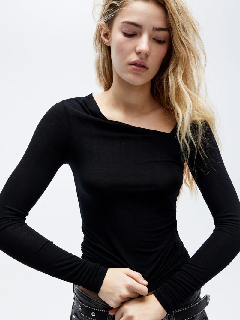 Preţ Pull&Bear Tricou  negru