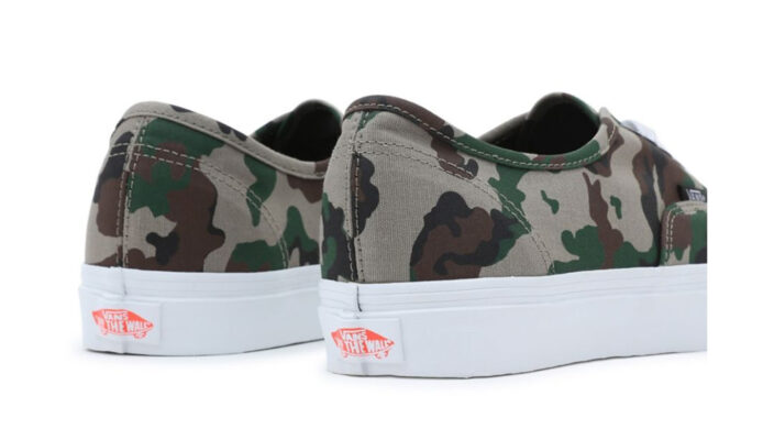 Preţ Vans Authentic Camo