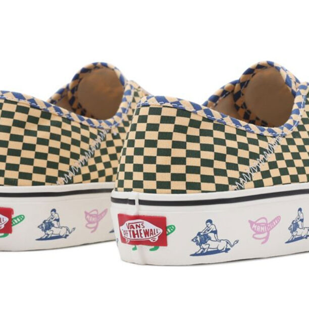 Cumpăra Vans Authentic VR3 Mami Wata Cream