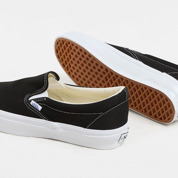 Vans Slip-On Reissue 98 LX Black/White preţ