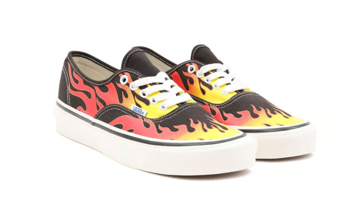 Cumpăra Vans UA Authentic 44 DX Epic Flame