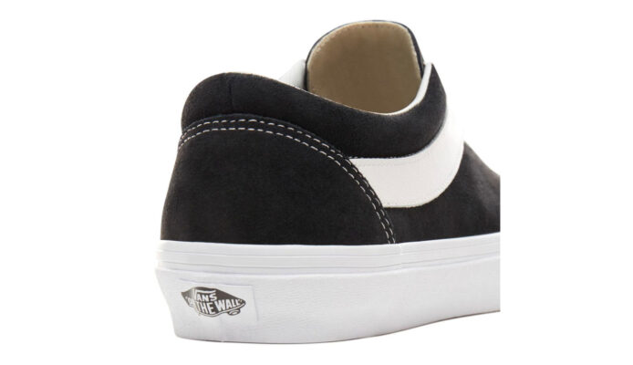 Preţ Vans UA Bold NI (Staple) Black/True White