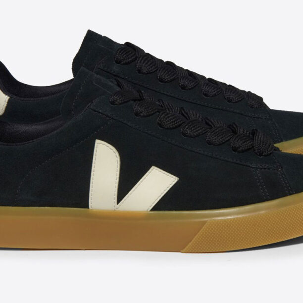 Veja CAMPO Bold Suede Black Pierre preţ