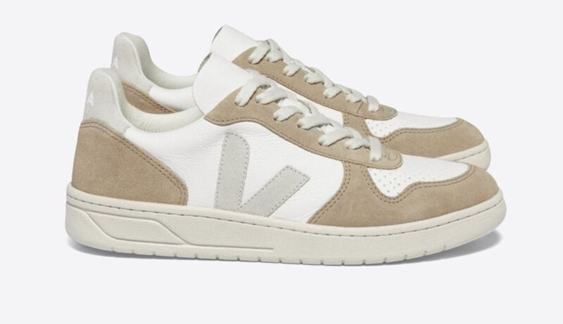 Cumpăra Veja V-10 CHROMEFREE LEATHER WHITE NATURAL SAHARA