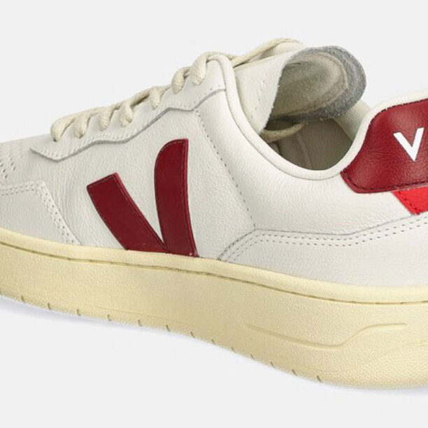 Preţ Veja V-90 Leather Ext White Marsala