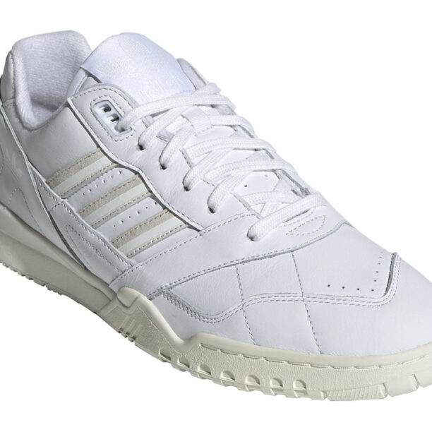 adidas A.R. Trainer preţ