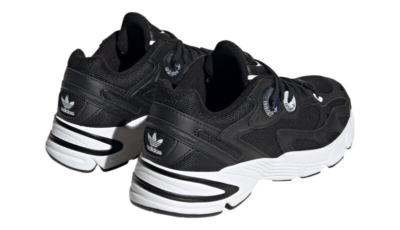 Preţ adidas Astir W