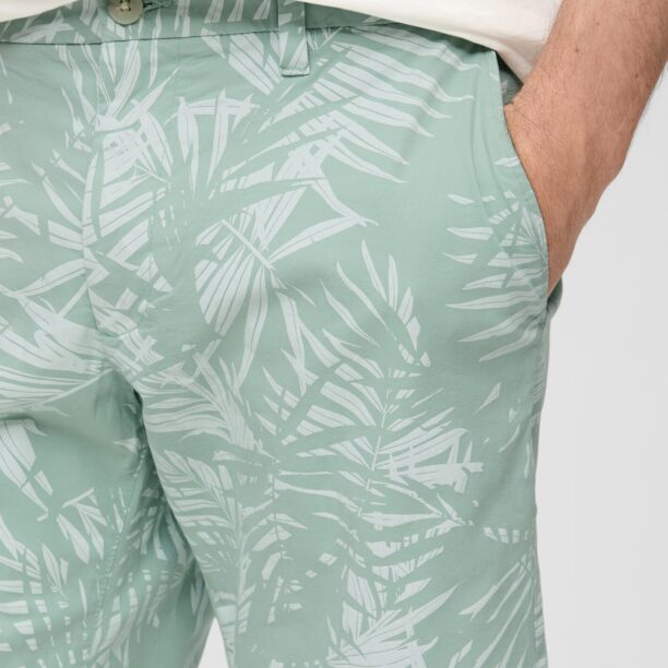 s.Oliver Pantaloni  verde pastel / alb preţ