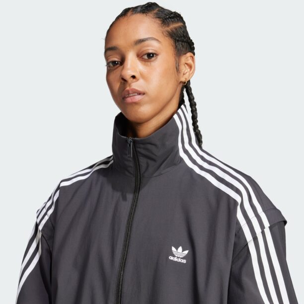 Cumpăra ADIDAS ORIGINALS Geacă de primăvară-toamnă 'Adilenium Season 2'  negru / alb