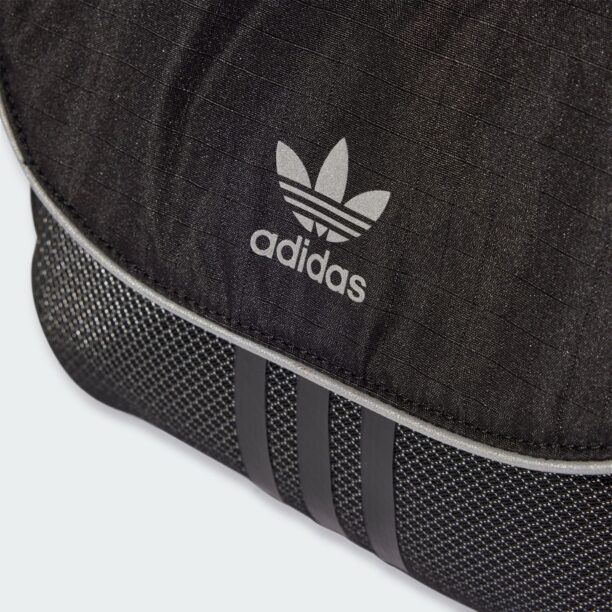 ADIDAS ORIGINALS Geantă de umăr  negru / alb preţ