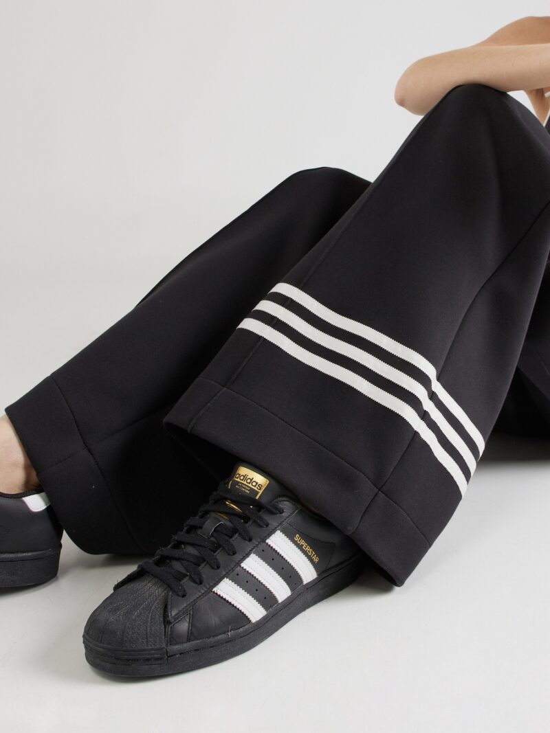 Preţ ADIDAS ORIGINALS Pantaloni 'Adicolor Neuclassics'  negru / alb