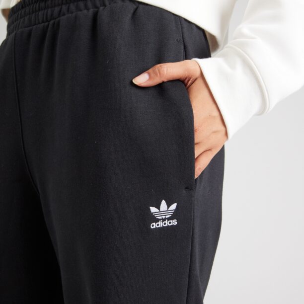 Preţ ADIDAS ORIGINALS Pantaloni 'Ess'  negru