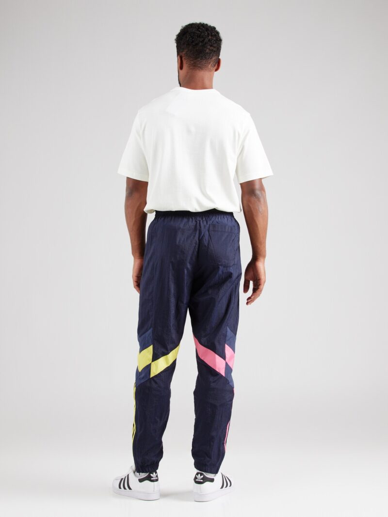 ADIDAS ORIGINALS Pantaloni 'JUVE'  bleumarin / galben / roz preţ