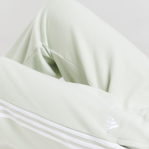 Preţ ADIDAS SPORTSWEAR Pantaloni sport 'Essentials'  verde mentă / alb