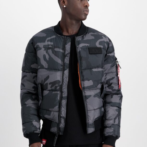 ALPHA INDUSTRIES Geacă de primăvară-toamnă 'Camo'  gri / roșu / negru preţ