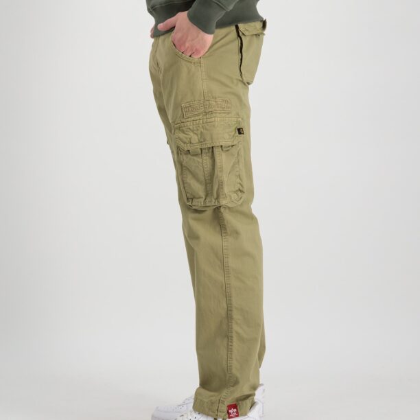 Cumpăra ALPHA INDUSTRIES Pantaloni cu buzunare 'Jet'  kaki