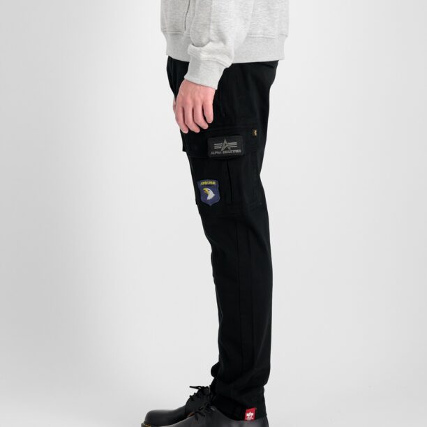 Cumpăra ALPHA INDUSTRIES Pantaloni cu buzunare  negru