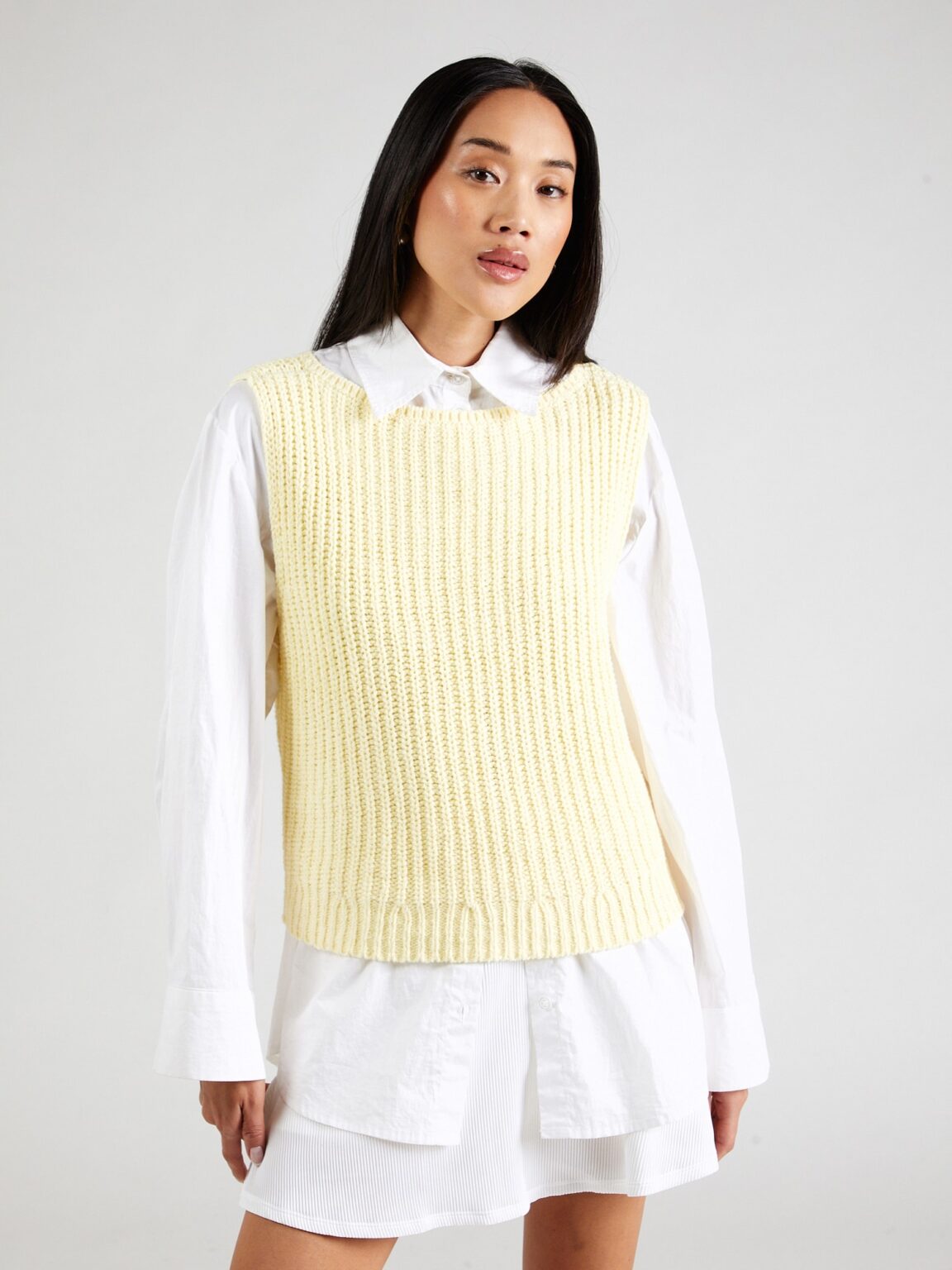 Abercrombie & Fitch Pulover 'BARE SHAKER'  galben
