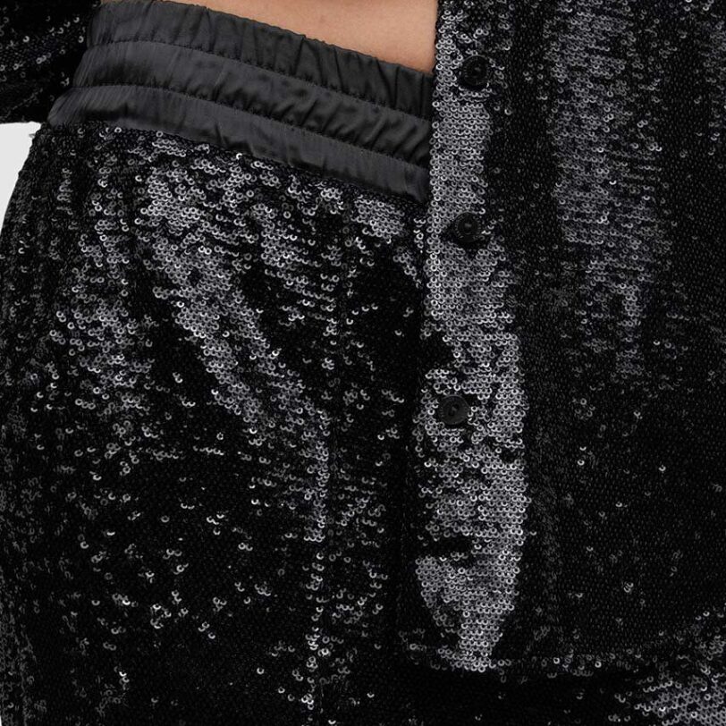 culoarea negru
