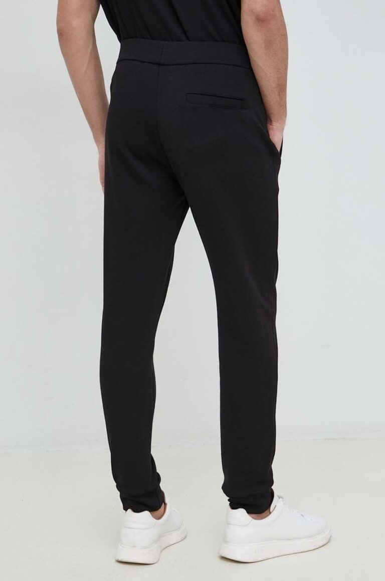 culoarea negru