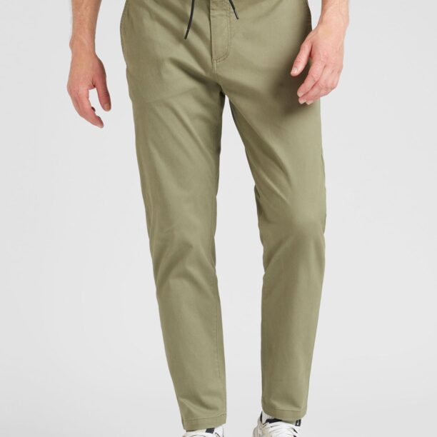 BOSS Pantaloni eleganți  verde preţ