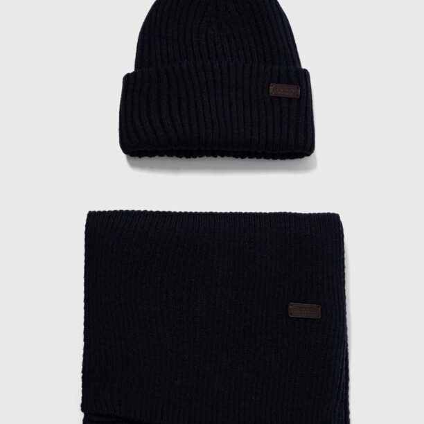 Barbour set căciulă și fular Crimdon Beanie & Scarf Gift Set culoarea bleumarin MGS0019