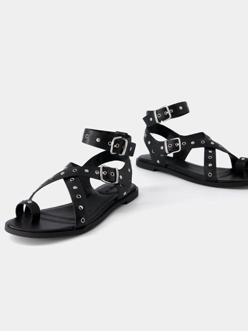 Preţ Bershka Flip-flops  negru / argintiu