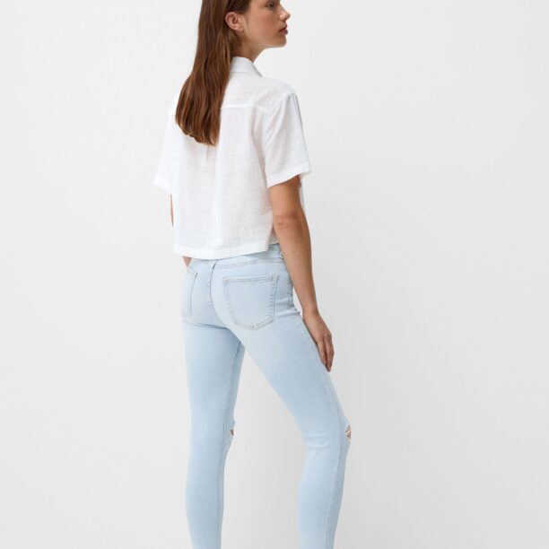 Bershka Jeans  albastru deschis preţ