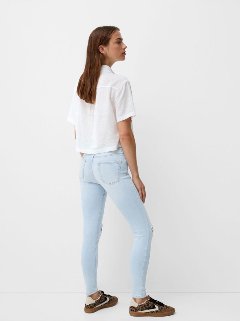 Bershka Jeans  albastru deschis preţ