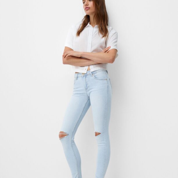 Cumpăra Bershka Jeans  albastru deschis