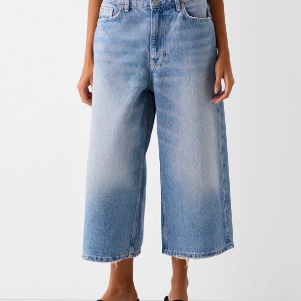 Bershka Jeans  albastru deschis