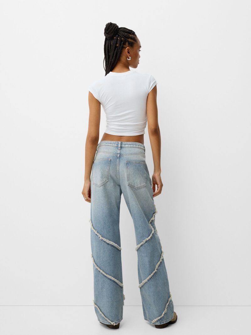 Bershka Jeans  crem / albastru deschis preţ