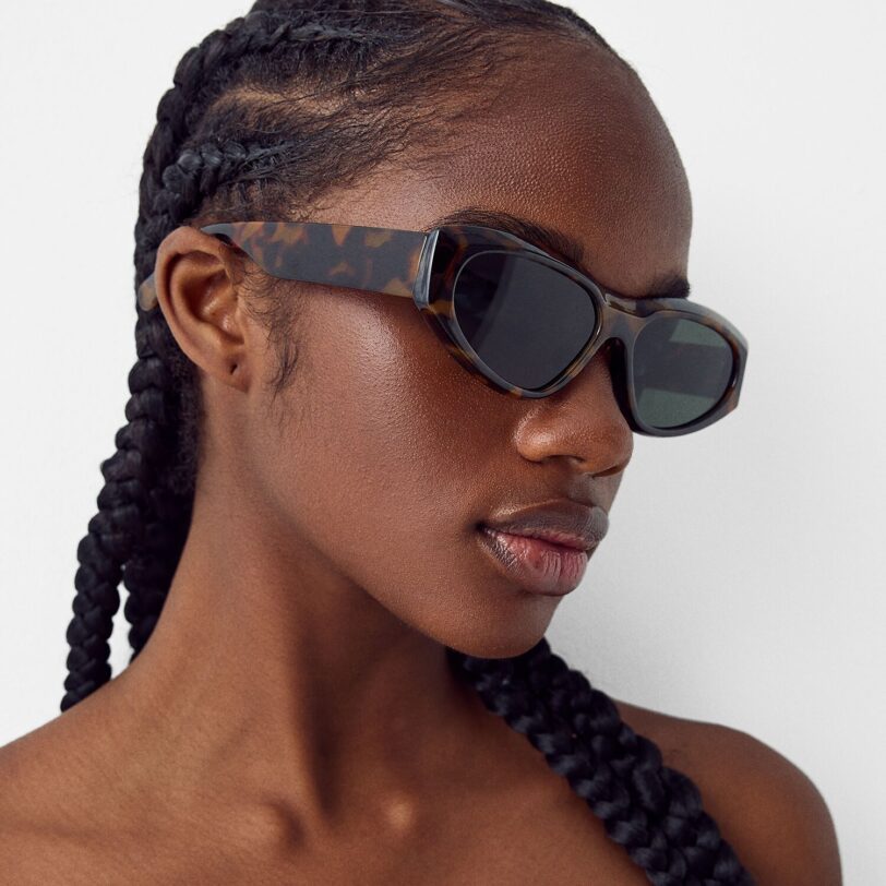 Bershka Ochelari de soare  maro / maro caramel / ciocolatiu preţ