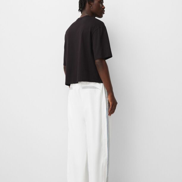 Bershka Pantaloni  azur / gri deschis / alb preţ