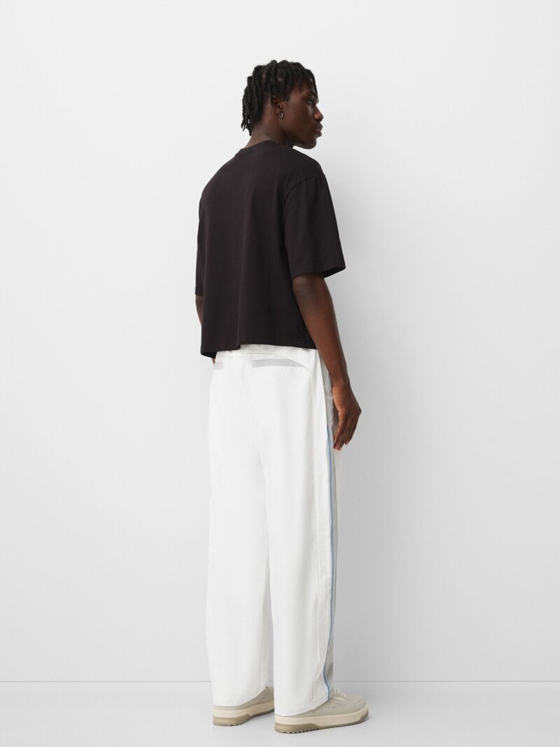 Bershka Pantaloni  azur / gri deschis / alb preţ