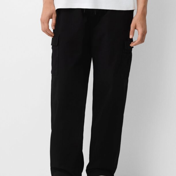 Bershka Pantaloni cu buzunare  negru