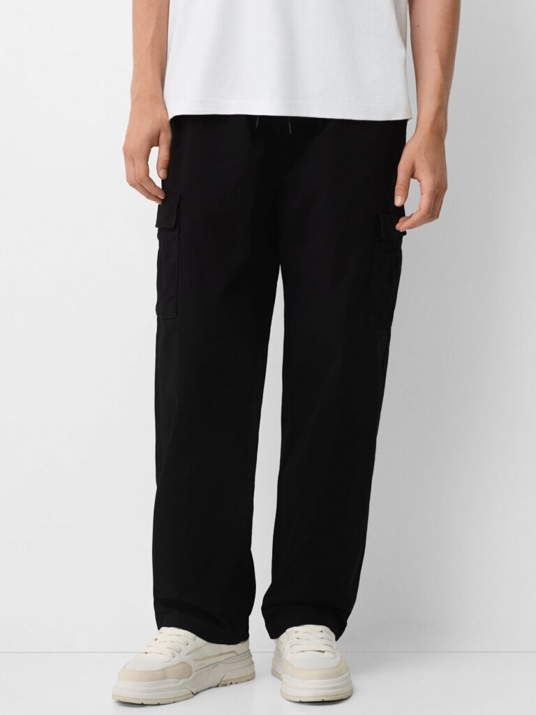 Bershka Pantaloni cu buzunare  negru