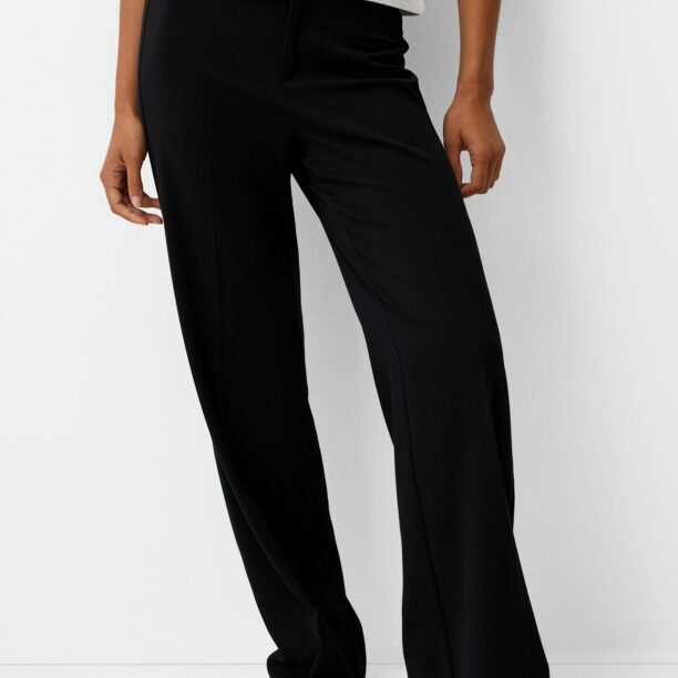 Bershka Pantaloni cu dungă  negru