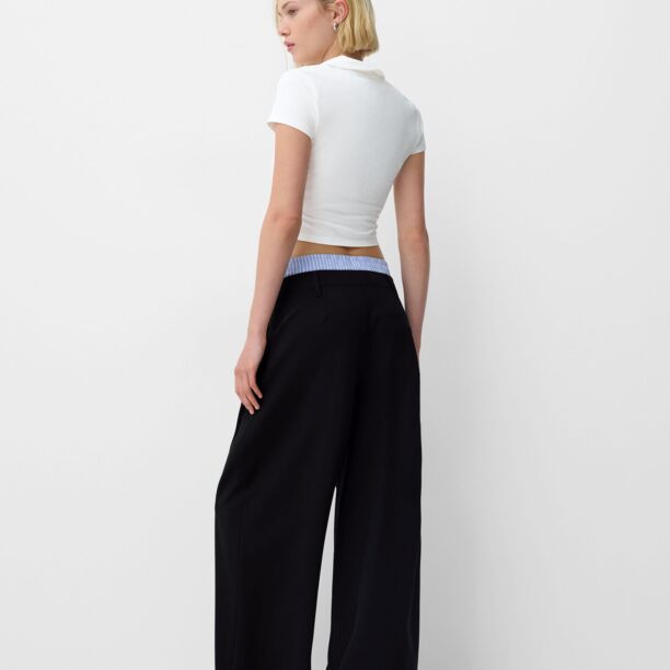 Bershka Pantaloni cutați  albastru deschis / negru / alb preţ