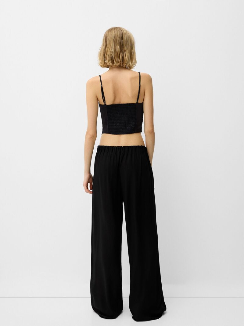 Bershka Pantaloni  negru preţ