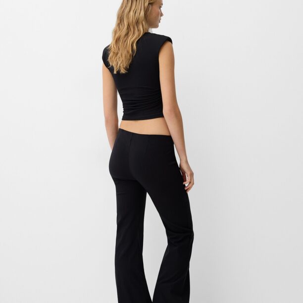 Bershka Pantaloni  negru preţ