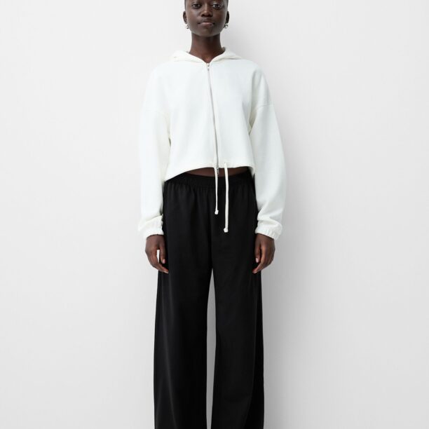 Cumpăra Bershka Pantaloni  negru