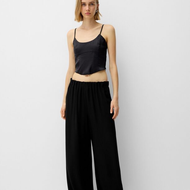 Cumpăra Bershka Pantaloni  negru