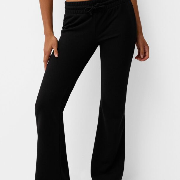 Bershka Pantaloni  negru