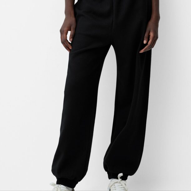 Bershka Pantaloni  negru