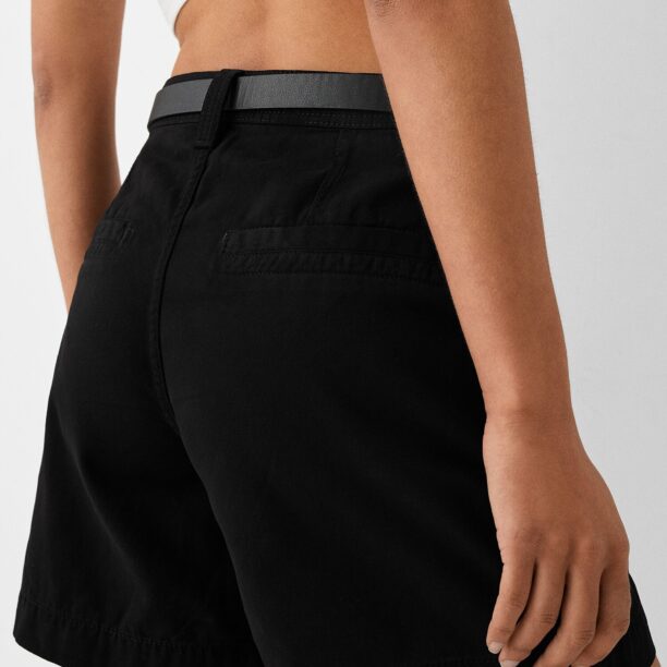 Preţ Bershka Pantaloni  negru