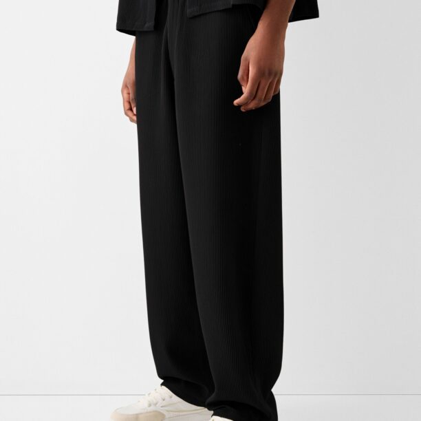 Preţ Bershka Pantaloni  negru