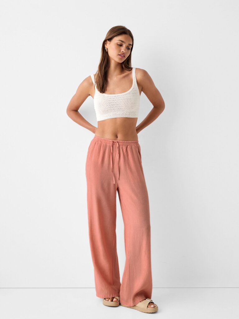 Cumpăra Bershka Pantaloni  rosé