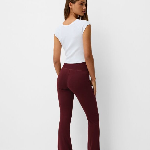 Bershka Pantaloni  roșu merlot preţ