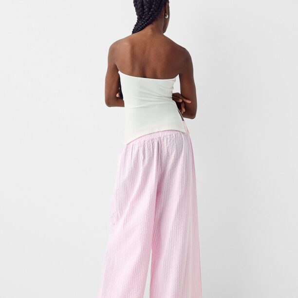 Bershka Pantaloni  roz pitaya / roz pastel preţ